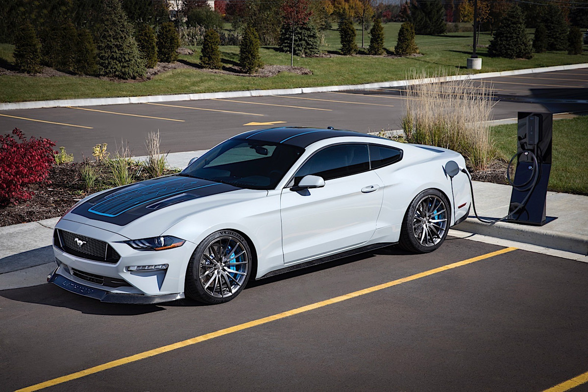 Ford Mustang Lithium (4)
