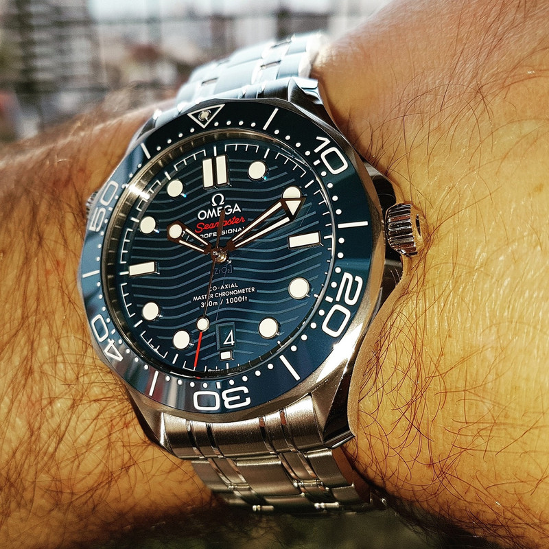 Ω Seamaster Professional Diver 300M Co-Axial Master Chronometer 42mm Cal. 8800 Blue  (1)