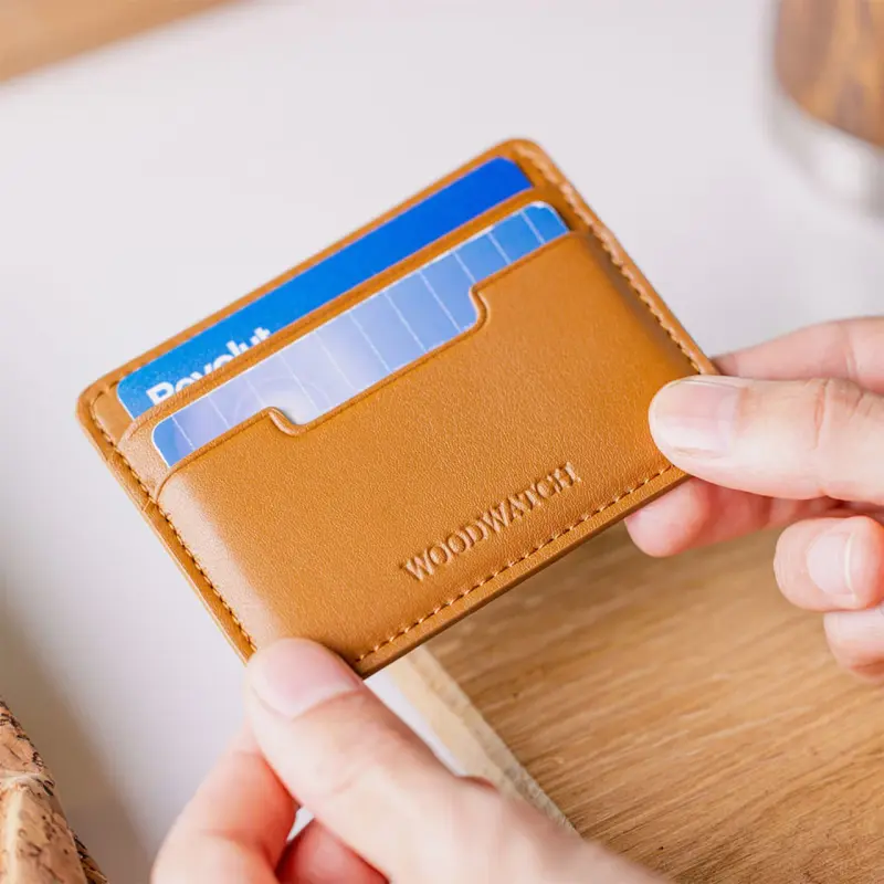 Vegan-Cactus-Leather-Card-Holder-Sleek-and-sustainable-gift-for-graduates