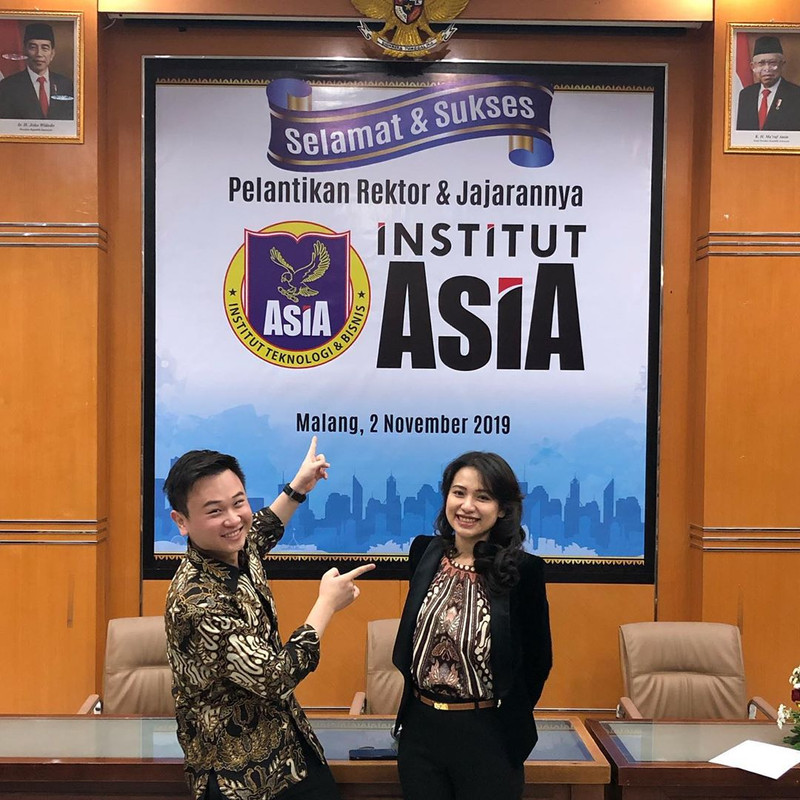 Risa Santoso merupakan rektor termuda di Indonesia. Ia di dapuk menjadi rektor Institut Teknologi Bisnis ASIA Malang.