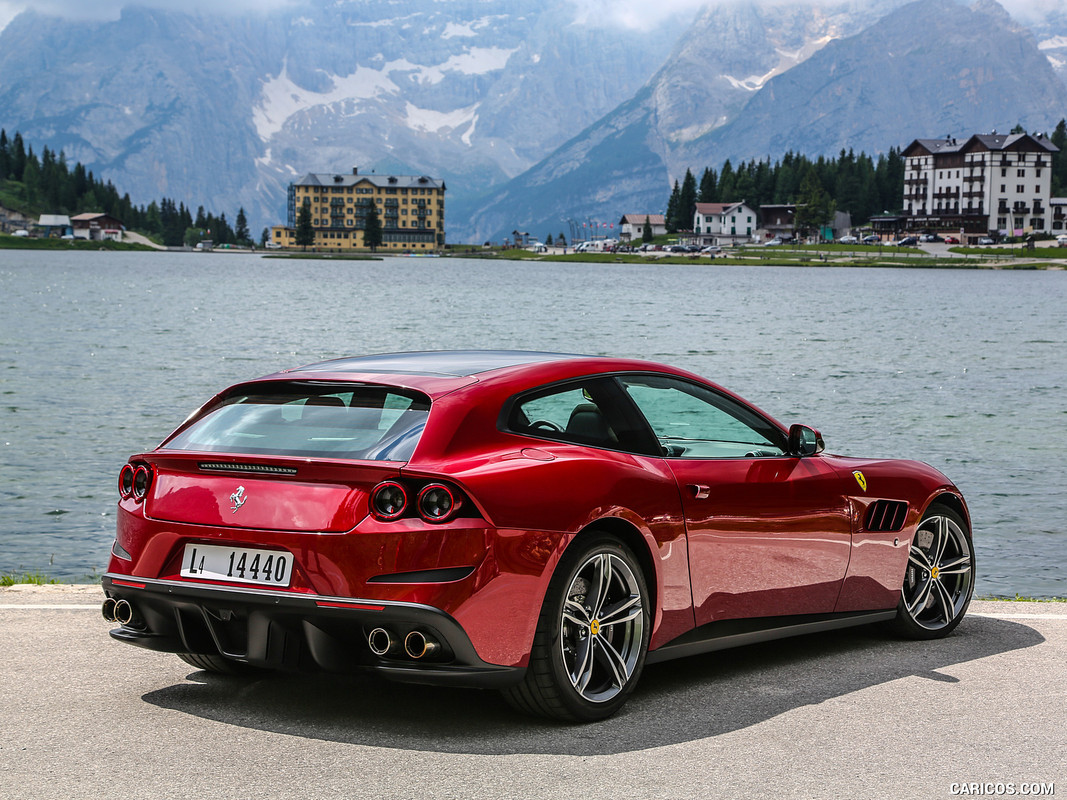 2017_ferrari_gtc4lusso_40_1600x1200