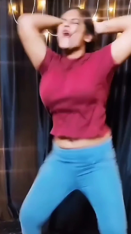 desi girl bouncing tits in red tshirt.mp4_snapshot_00.40.000