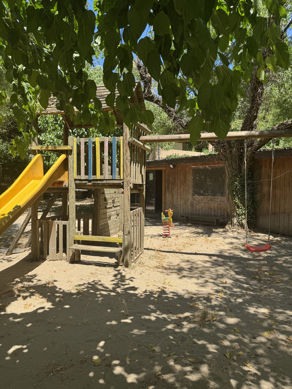 Aire de jeux pour enfants au Camping Ardèche Midi