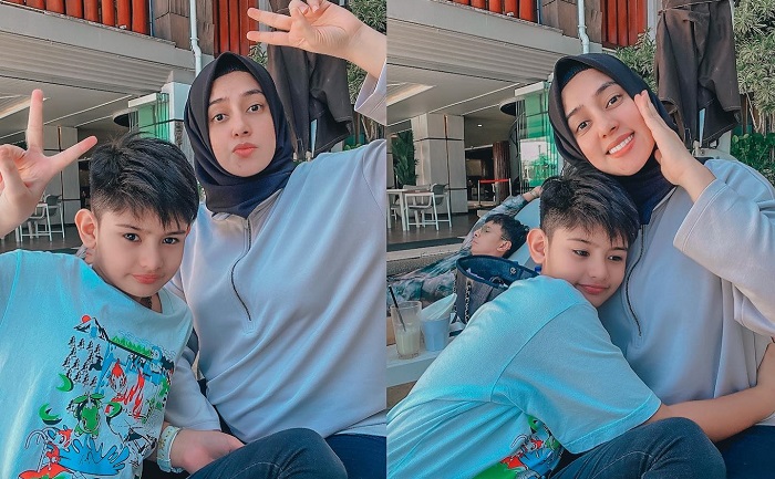 Fairuz A Rafiq dan King Faaz saat liburan di Bali.