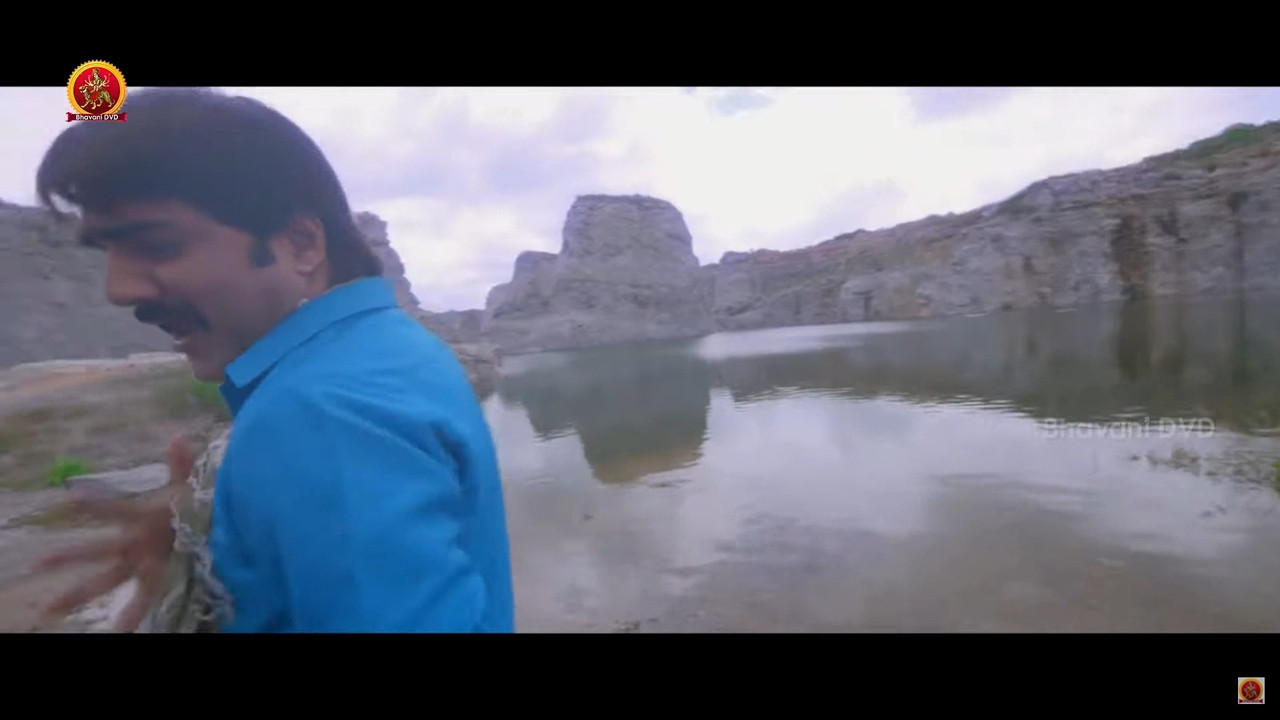 Sonia Mann Hot Navel Song From Dhee Ante 1080p.mp4_snapshot_00.56_[2020.11.21_22.33.52]