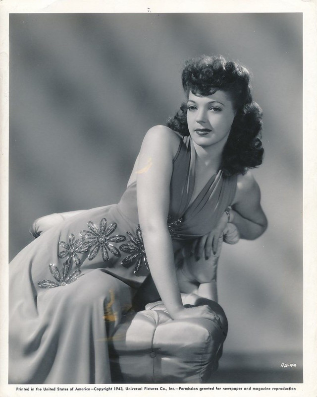 anne gwynne 40 gown'd1