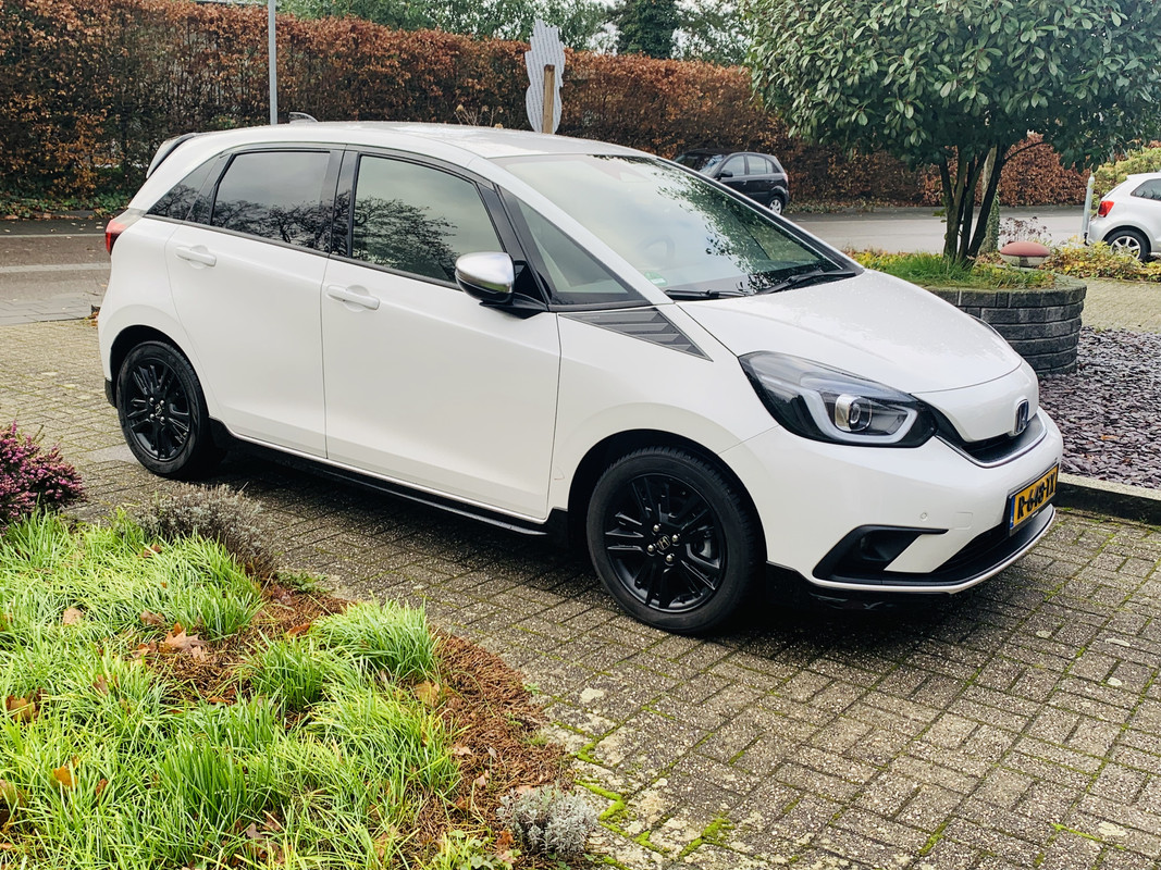 923309D8-11ED-4B37-A905-3C32F2C5720A