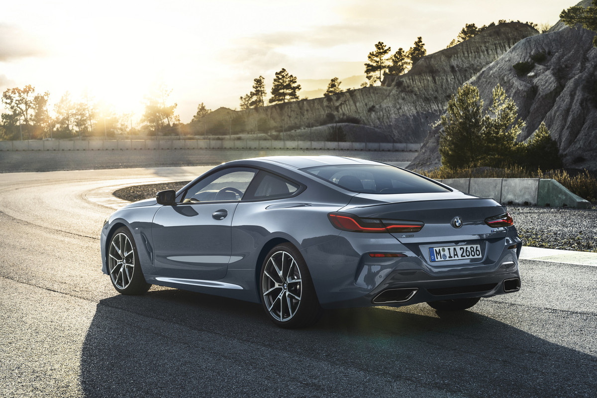 P90306597_highRes_the-all-new-bmw-8-se