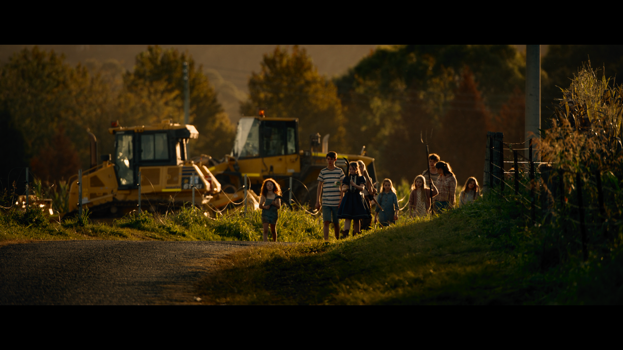 mpv-shot_Children.of.the.Corn.2020.2160p.UHD.BDREMUX.HDR.DV.HEVC-Нечипорук_00_53_32_0011