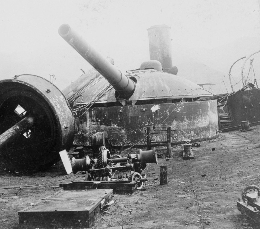 Bataille de Santiago de Cuba 1898 Vizcaya-cruiser-wreck-1898-LOC-cph-3c04759u-jpg-56f840719eab1a8ecc3f3a46d0733af9-1