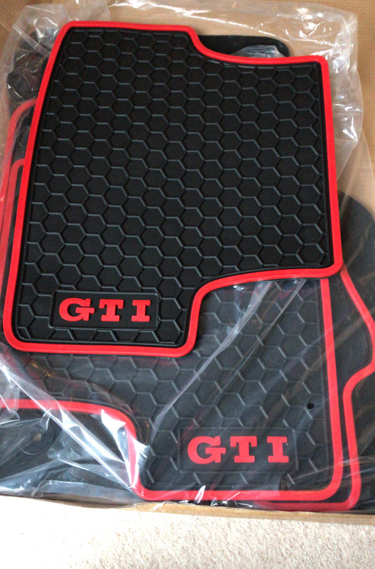 9E294984-C2A7-4418-9C3B-18690F280757