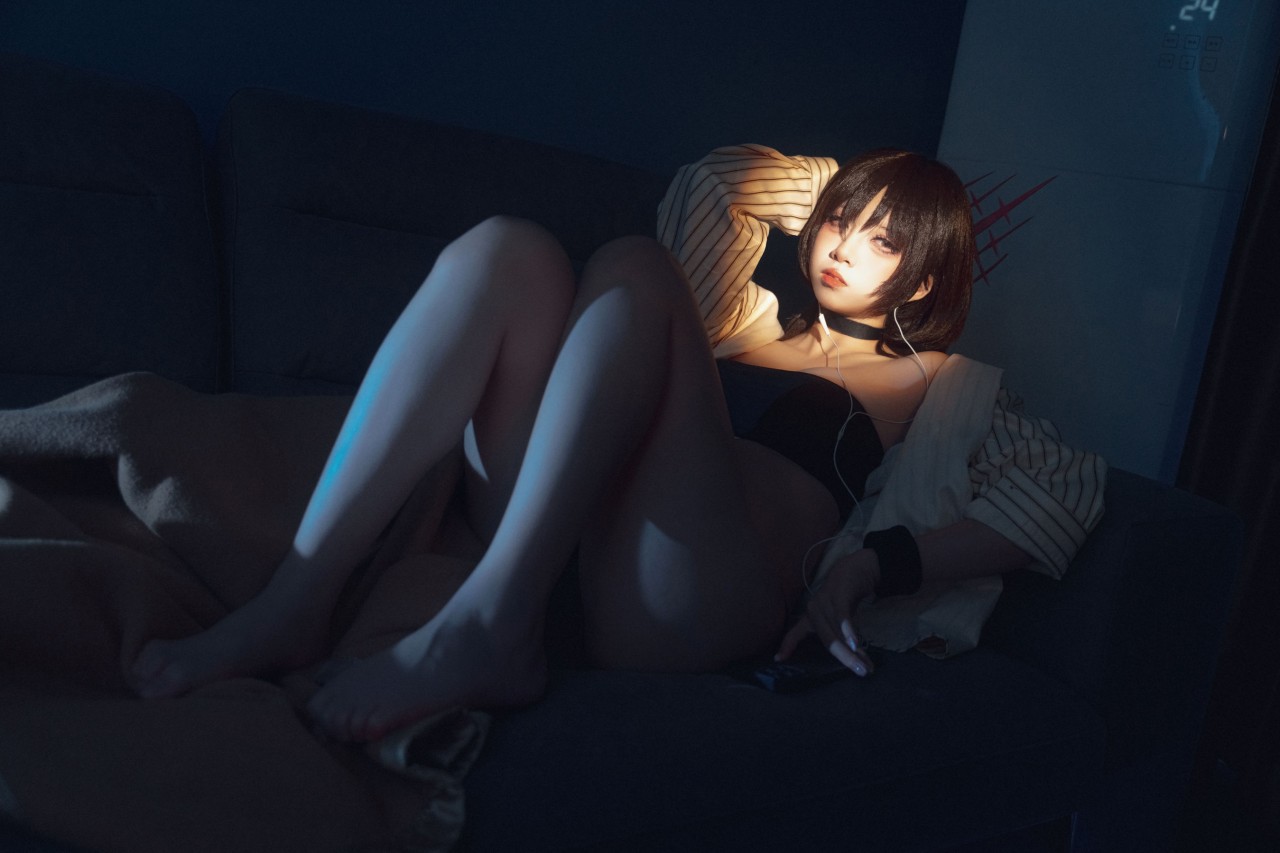 纸悦etsu_ko《美咲泳装》作品写真，好看的抹胸小美女插图7