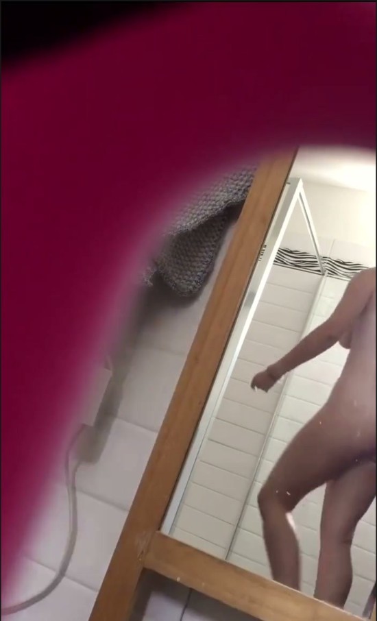 [Image: Voyeur35565142847.jpg]