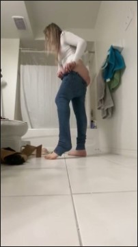 [Image: Voyeur60275095814.jpg]