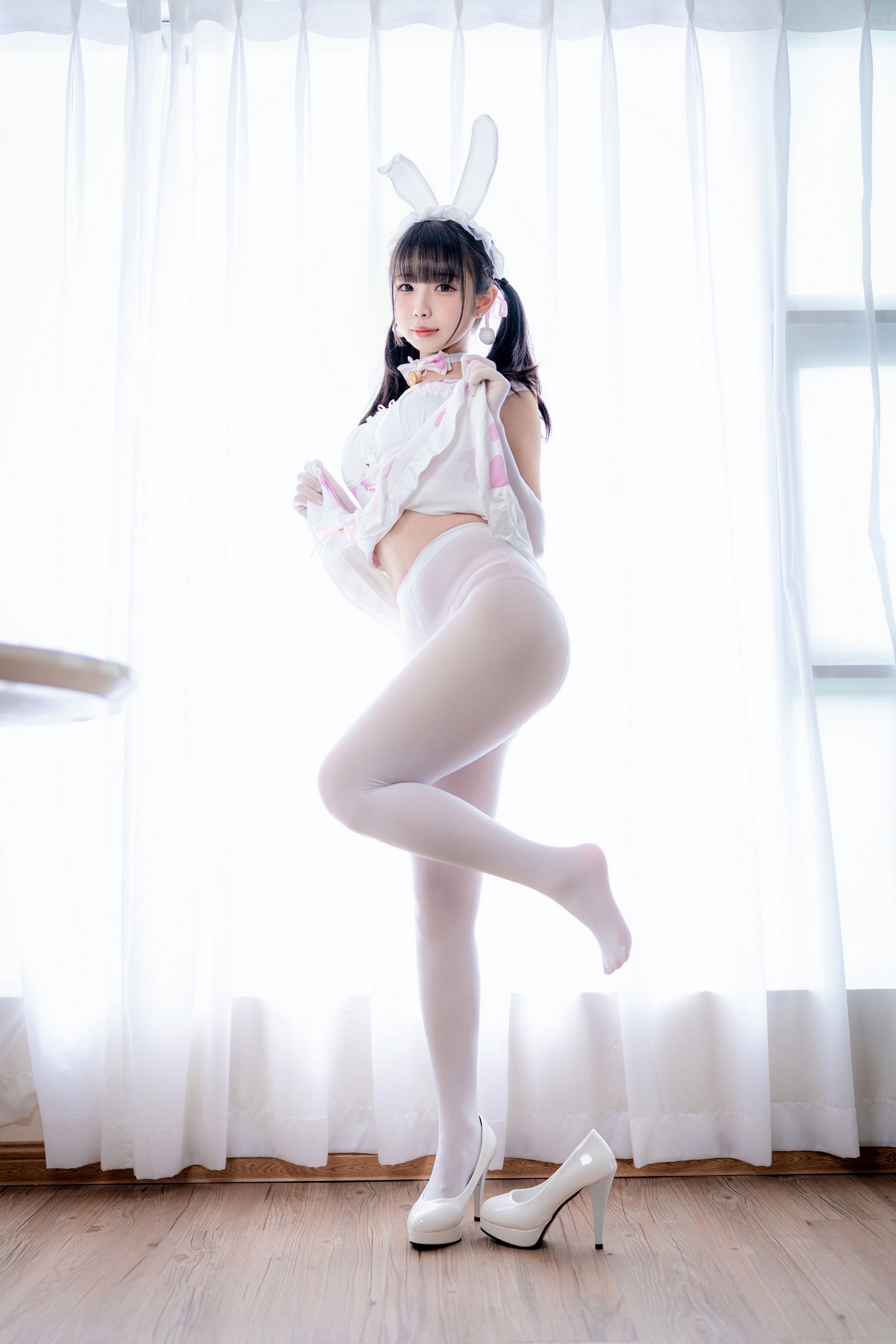 十万珍吱伏特（香川澪）白桃乌龙主题摄影集｜94P｜149.5MB插图6