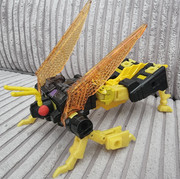 Buzzworthy-Bumblebee-Creatures-Collide-Ransack-04