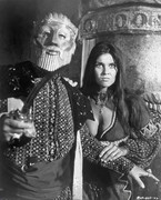 Caroline-Munro-c55