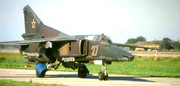 296 APIB MiG-27D 27 Red_61912555165 (4)