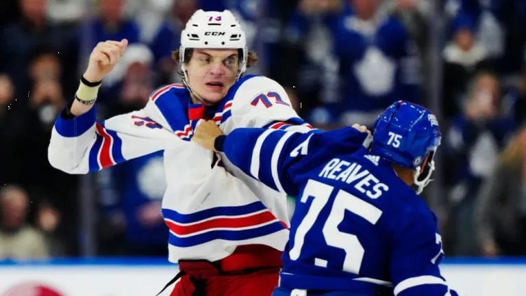 Matt Rempe desata su furia contra Ryan Reaves en su cuarta pelea en la NHL
