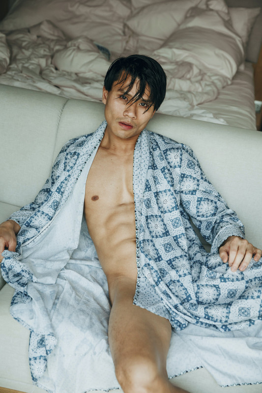 MODEL - Chàng trai xăm mình với gương mặt chữ điền