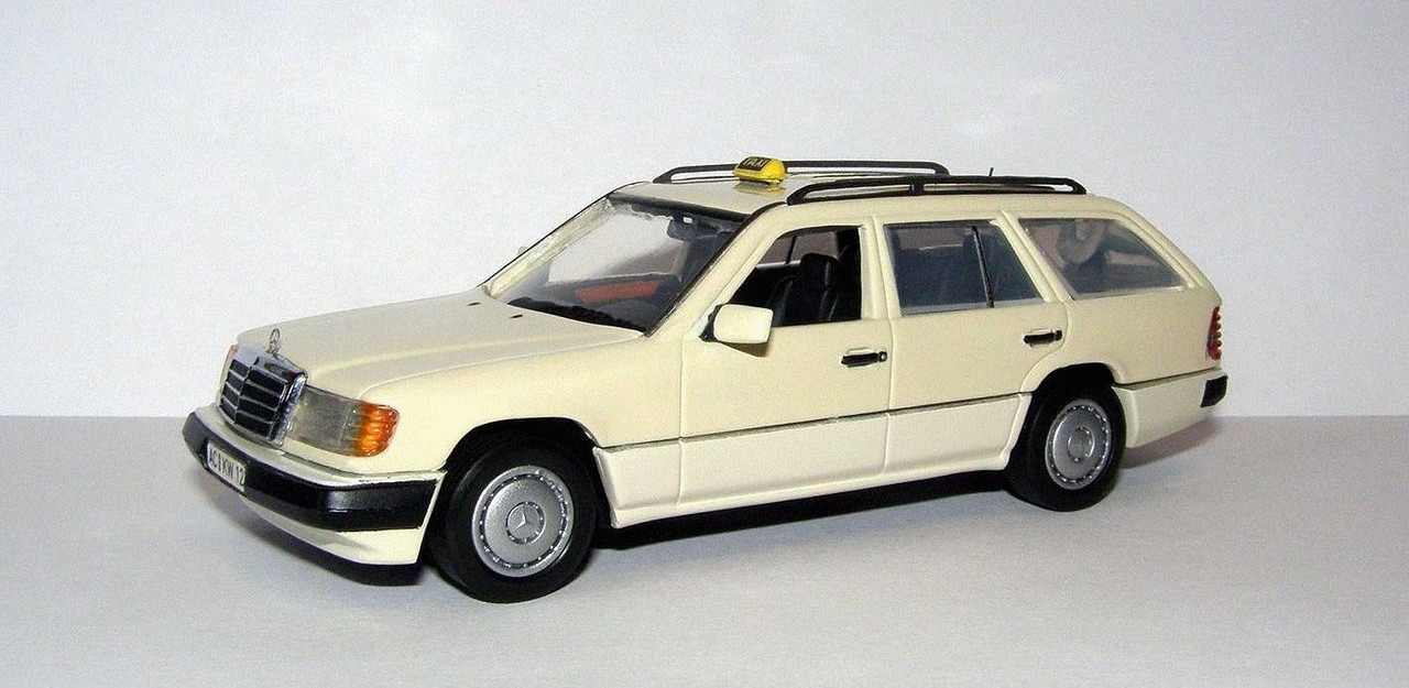 1989 Mercedes-Benz 250 TD (S124.185) Taxi (Minichamps #3820) 1