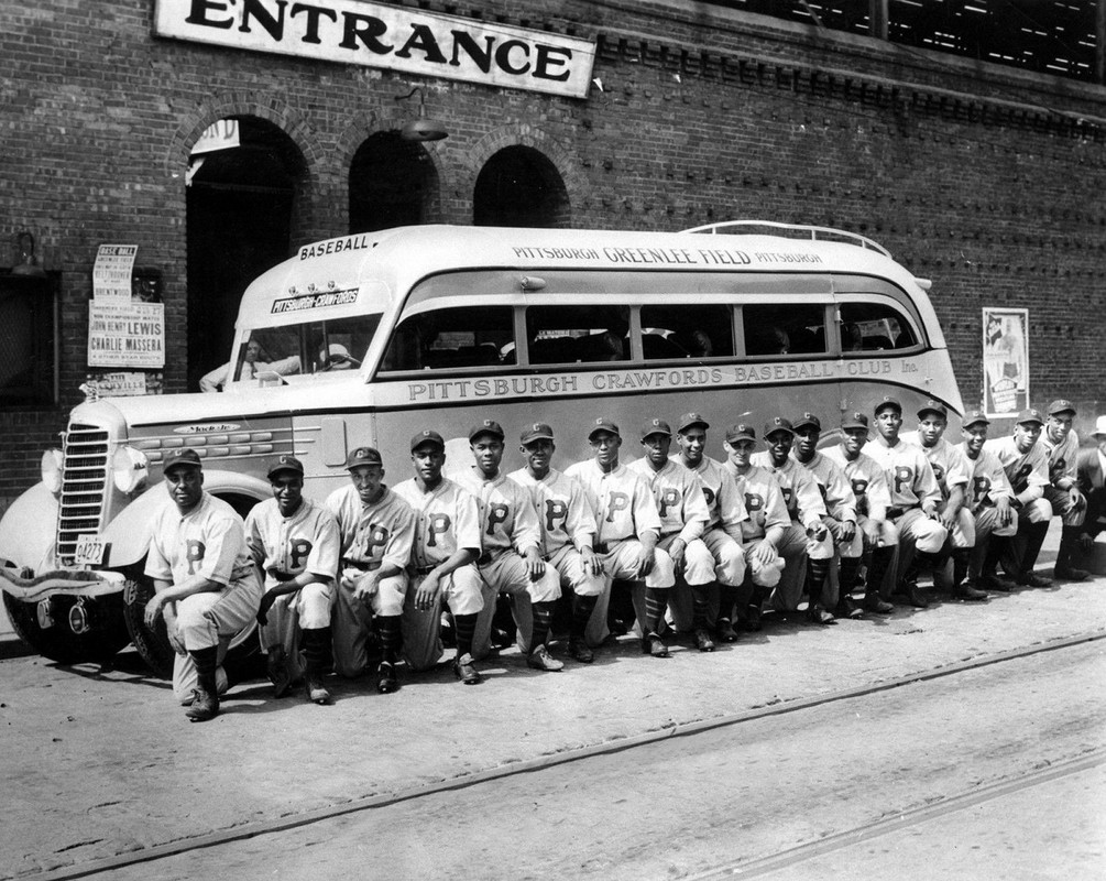 1935-Pittsburgh-Crawfords.jpg