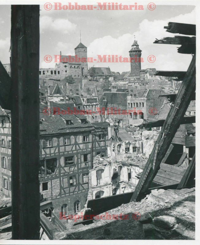 Foto Nürnberg 1945 zerstörte Kaiserburg Haus Ruinen combat Bomben Angriff2