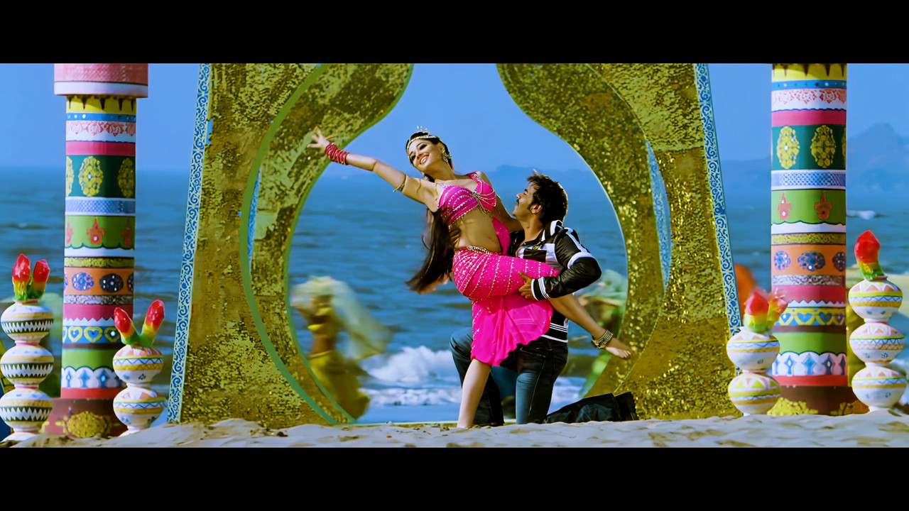 Tamanna Hot Song From Himmatwala Naino Main Sapna 4K (Best Quality).mp4_snapshot_00.49_[2021.04.05_1