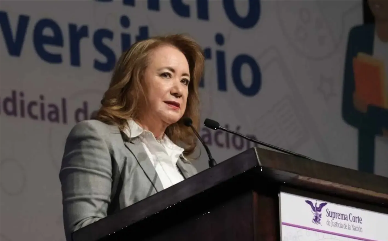 Esto es lo que pasará si anulan el título de Yasmín Esquivel