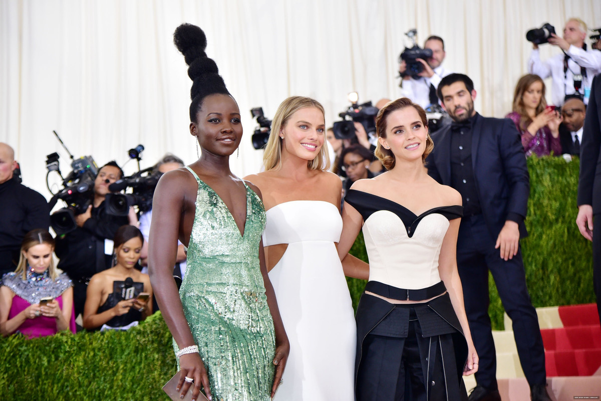 emmawatson-updates.com (328)