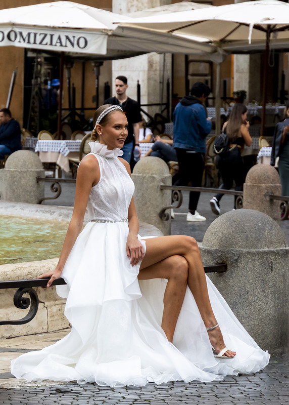 _27A0225-MODELLA RUSSA