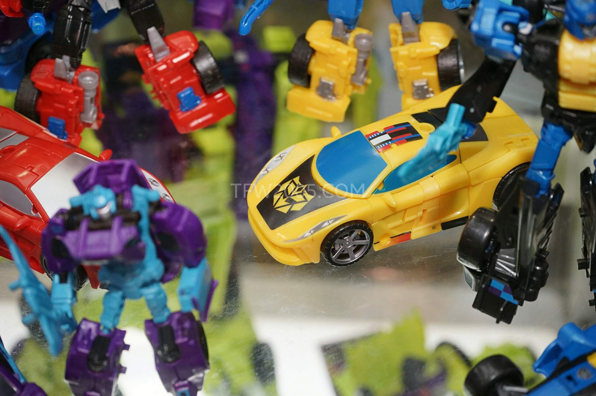 SDCC2015-Hasbro-Case-Transformers-Combiner-Wars-