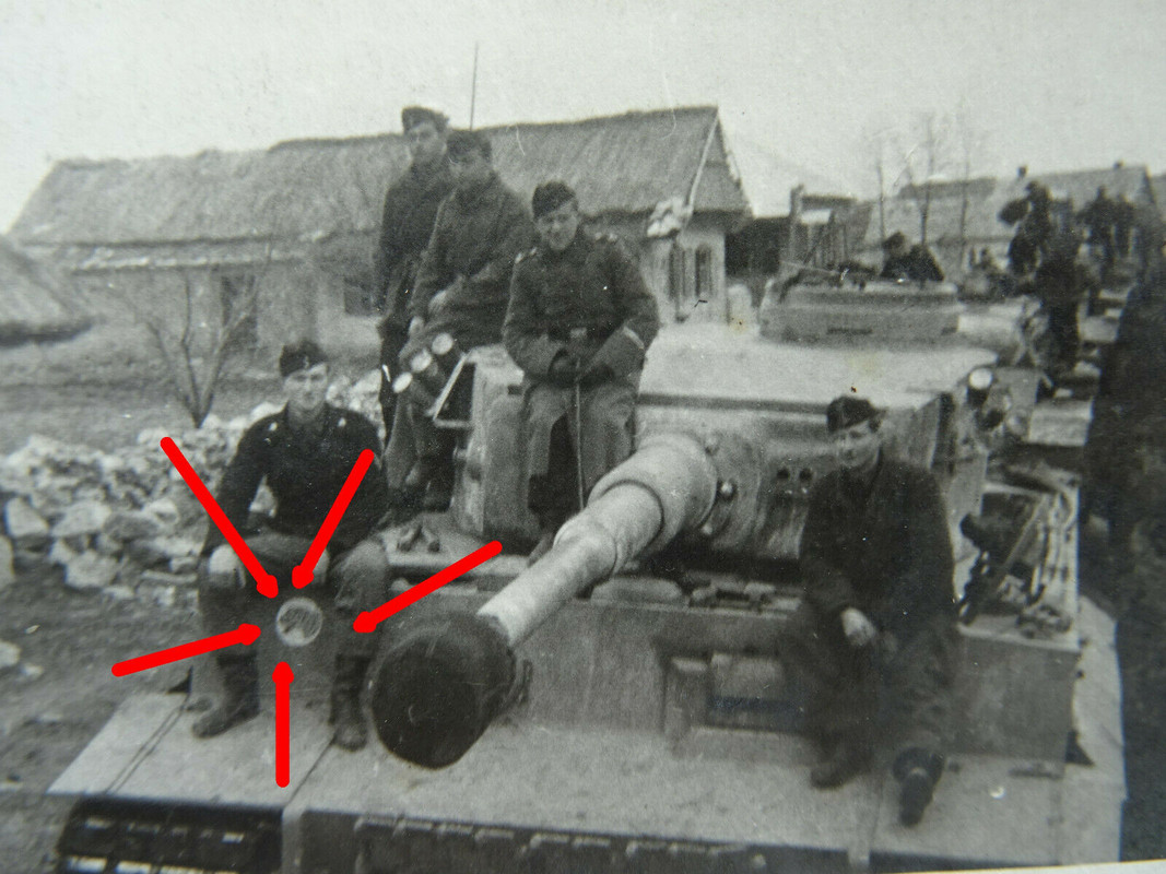 Ukraine, schwere Panzer Abteilung 503, Tiger rücken vor, Maling Tigerkopf.