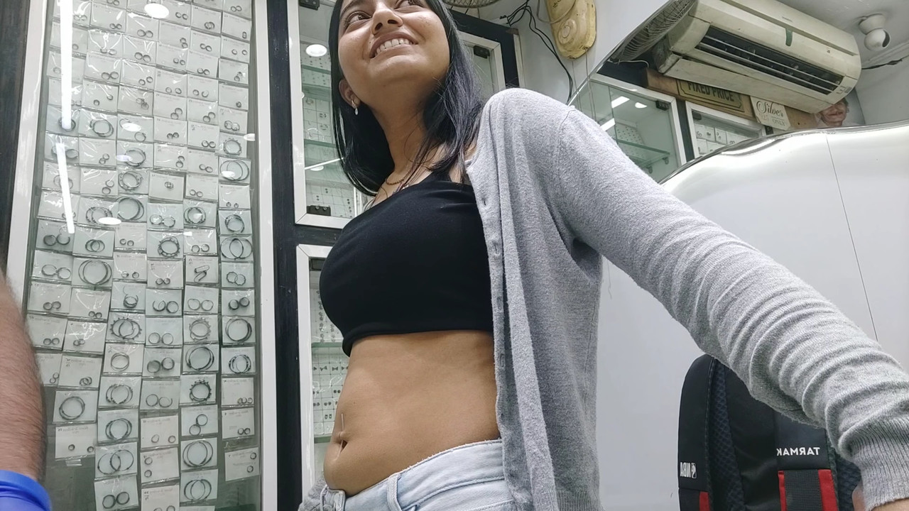SEXY DELHI GIRL DEEP NAVEL piercing webm snapshot 01 12 000