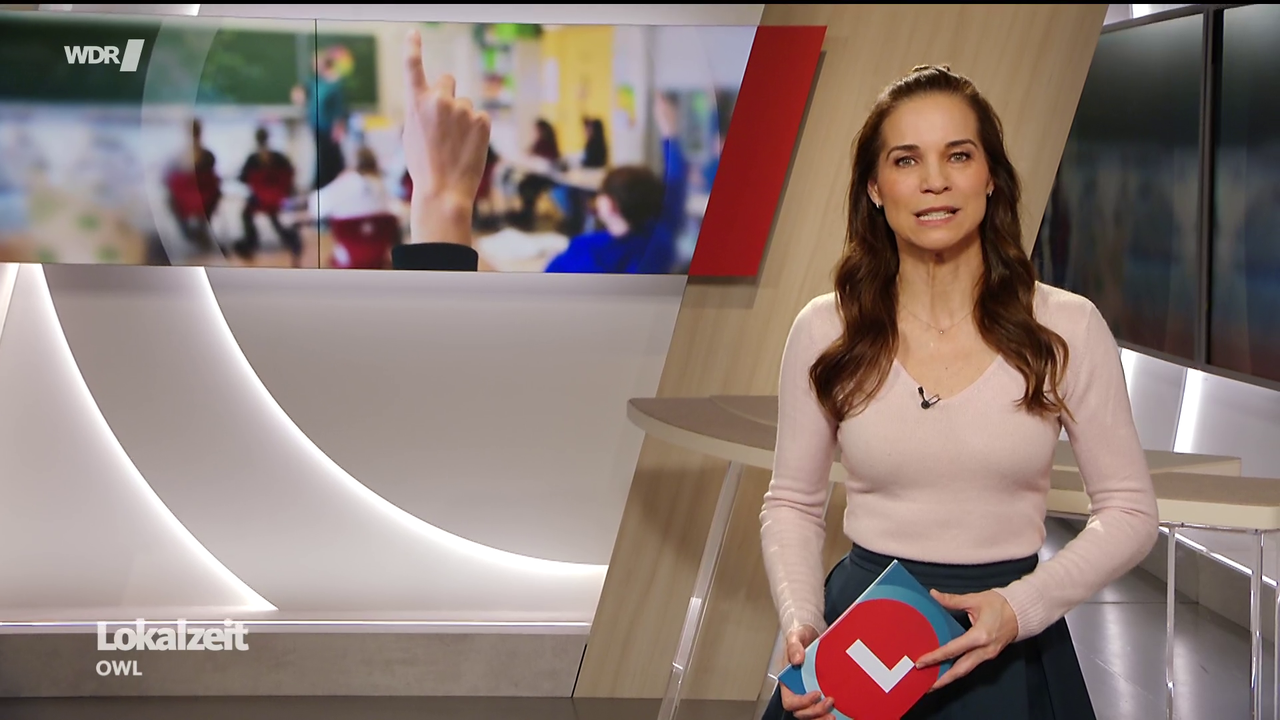 Kristina Sterz WDR Lokalzeit OWL 12 03 2026 112X Caps 83