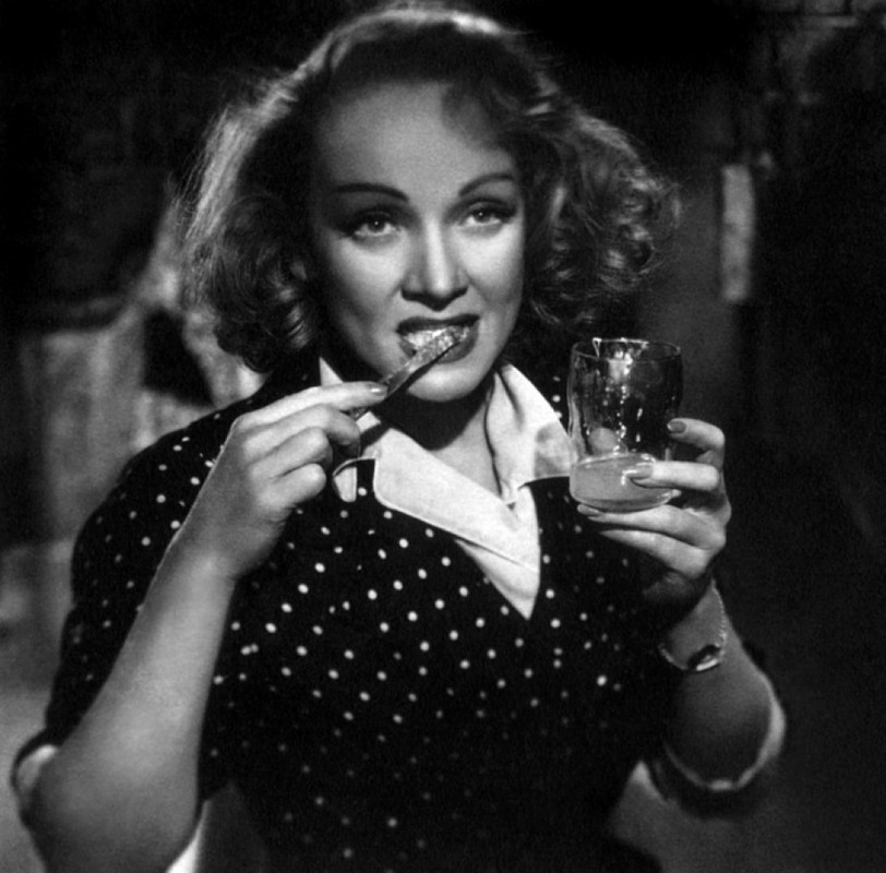 Marlene_Dietrich_d43