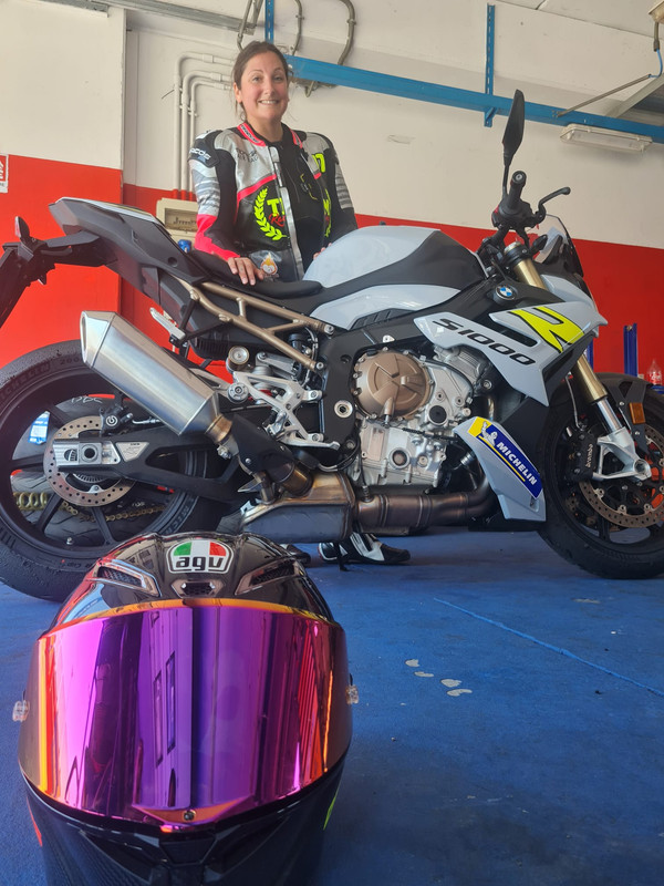 4CD2DBC8-F92F-4E7D-BDB8-5FD5445A35A0