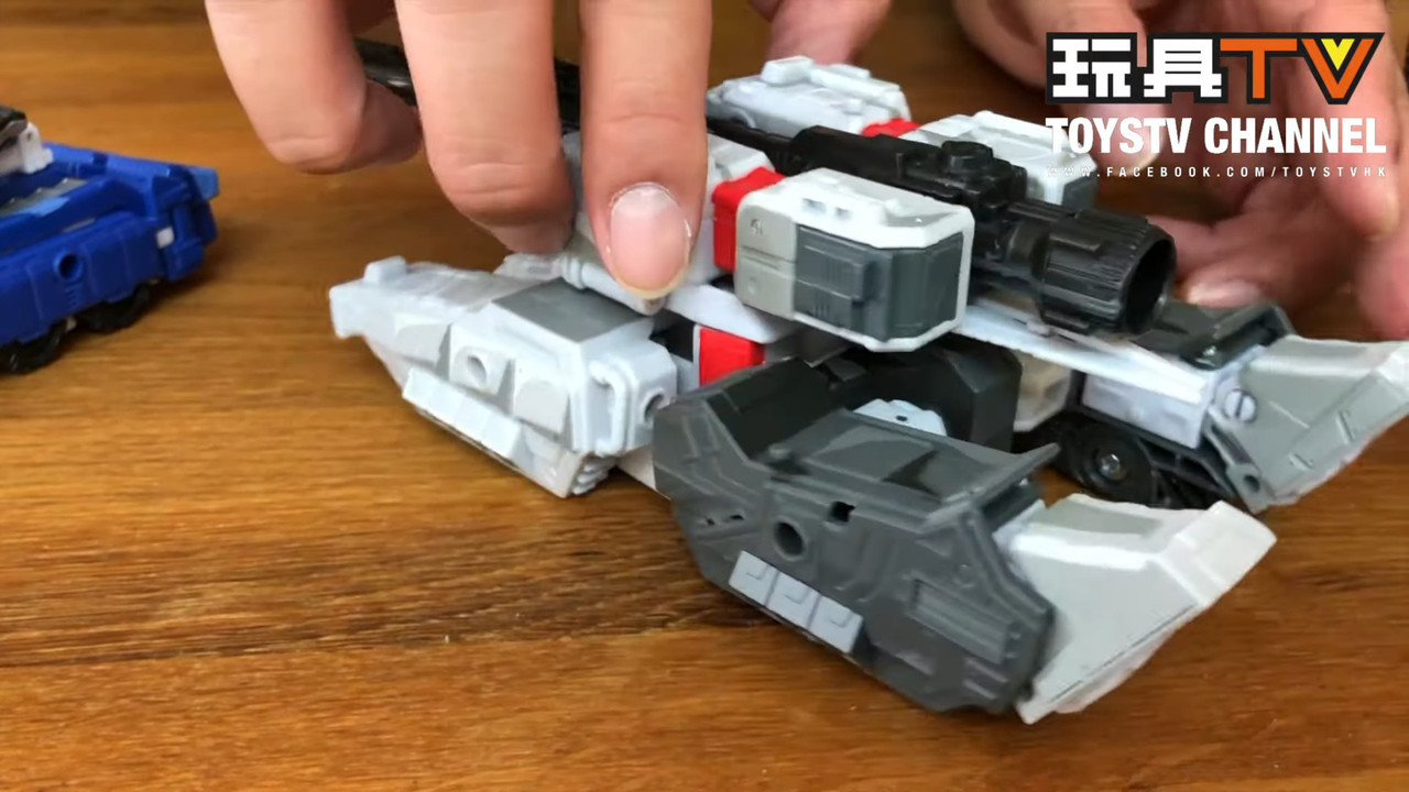 Siege-35-Anniversary-Optimus-Prime-Megatron-12