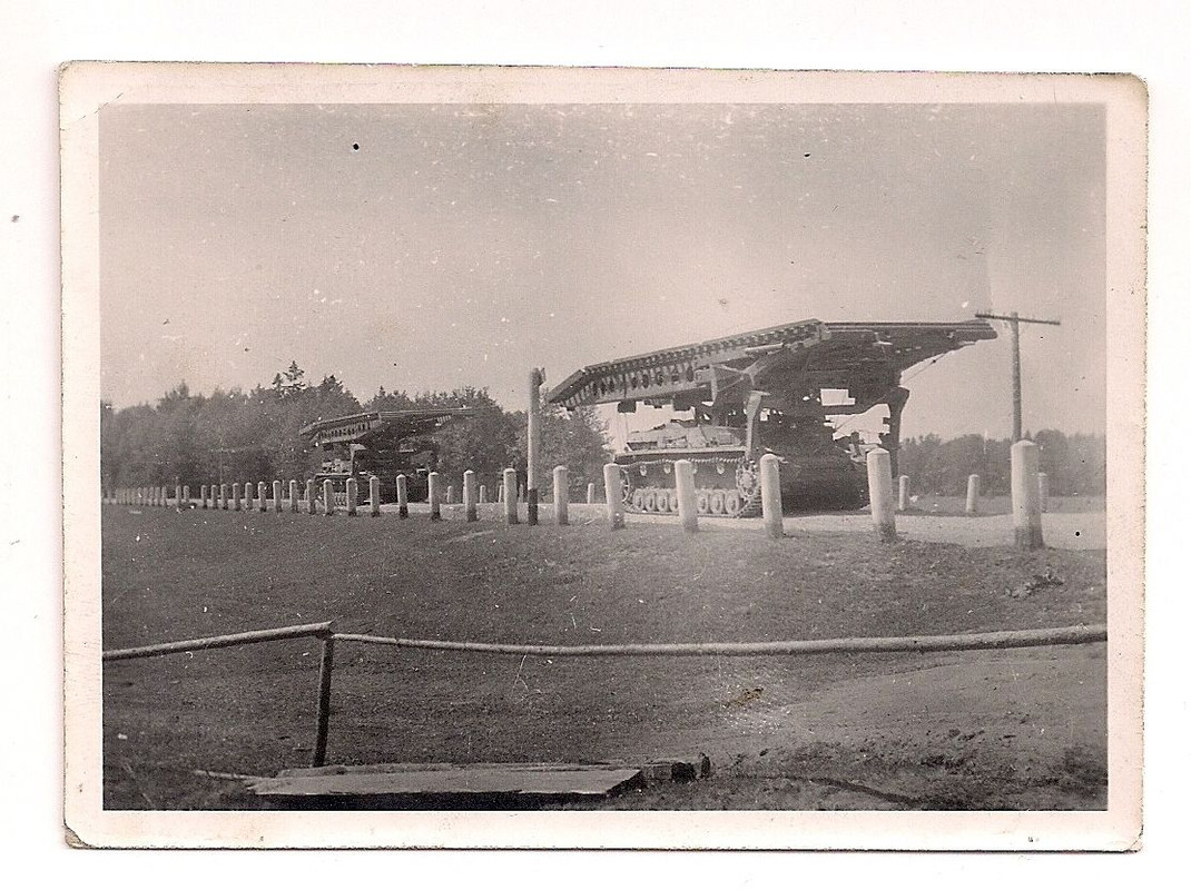 orig. Foto 2 x Panzer Brückenlege Panzer Fahrges