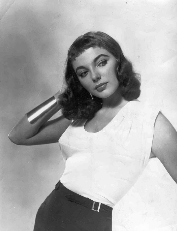 Joan_Collins_e24