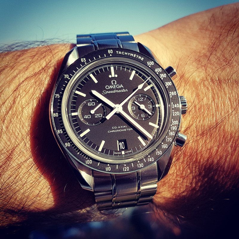 Omega Speedmaster Moonwatch Co-Axial Chronograph 44.25 mm Cal. 9300 (2)