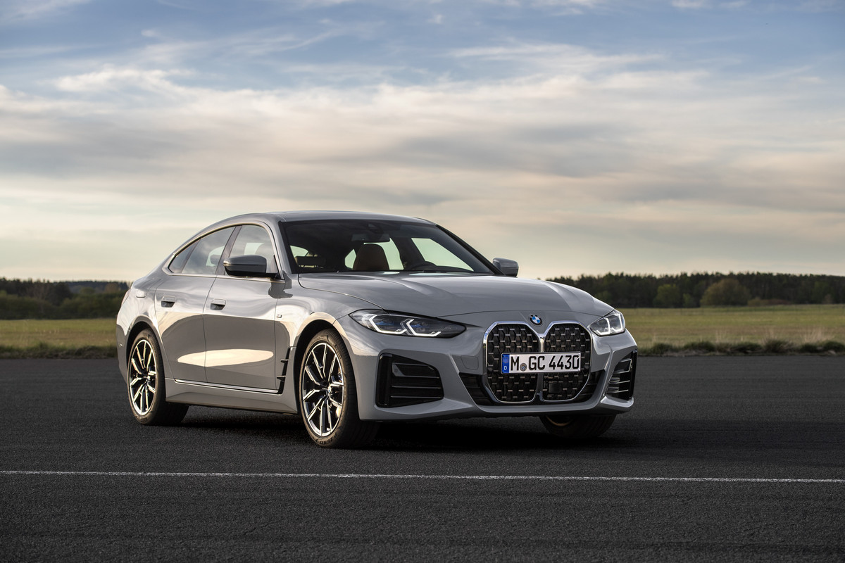 P90424605_highRes_the-all-new-bmw-430i