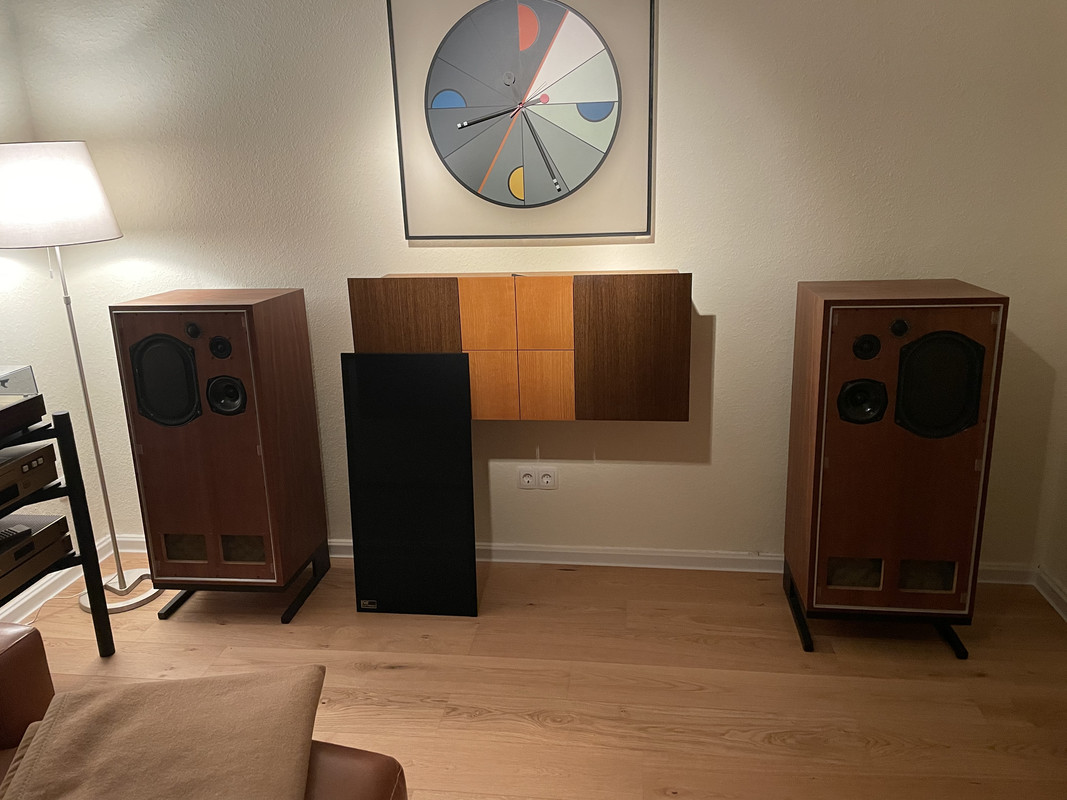 BDFE26EB-12D0-429A-8CEF-9BDA10F6DE07