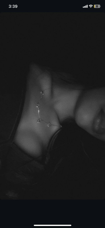 photo 6109135832741957740 y