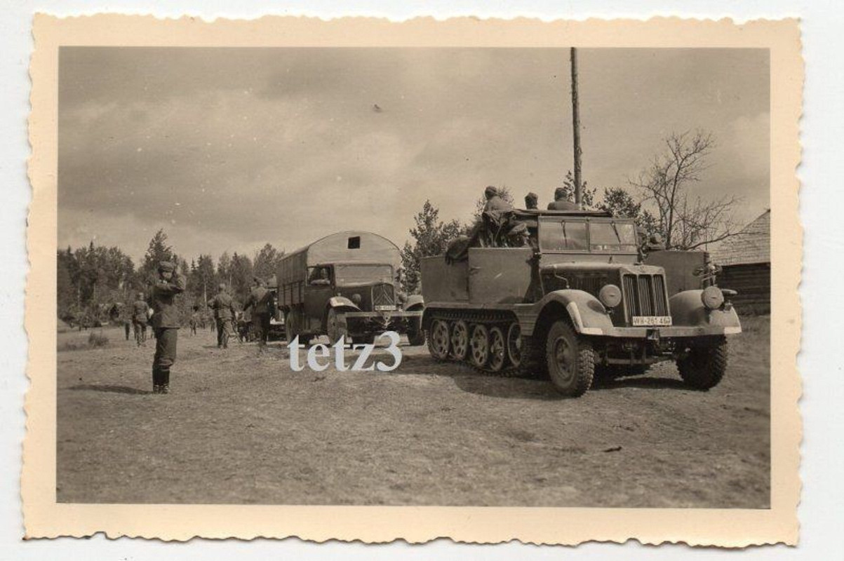 Russland Vorm. SDkfz LKW Halbkette Kolonne Kämpf