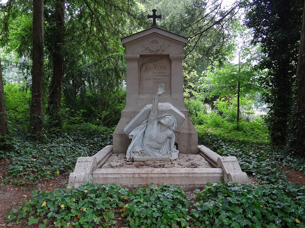 Tombe_de_Jules_Verne_(1828–1905)_2