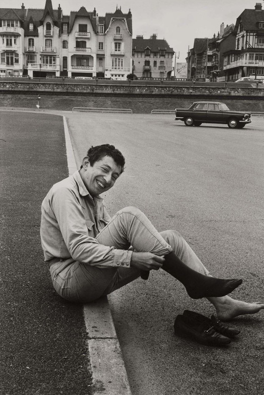 Serge-Gainsbourg-Le-Touquet-1965-Jean-Mounicq