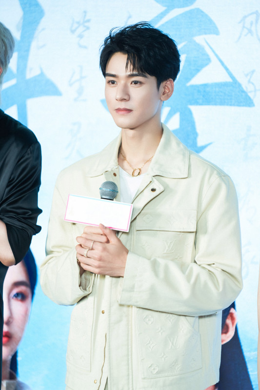 006DurXoly1hg4ihn6yz4j34qv74bqvb