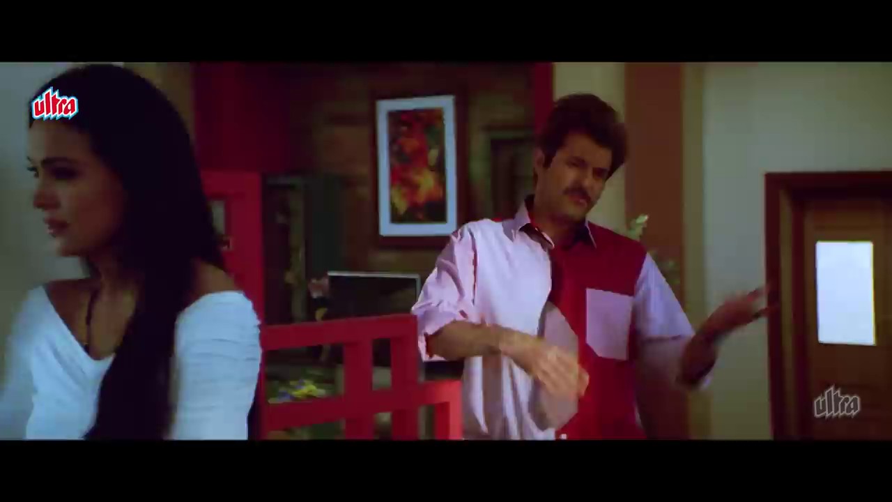 No-Entry-2005-WEBRip-Hindi-720p-x264-AVC-AAC-2-0-mkv-0004