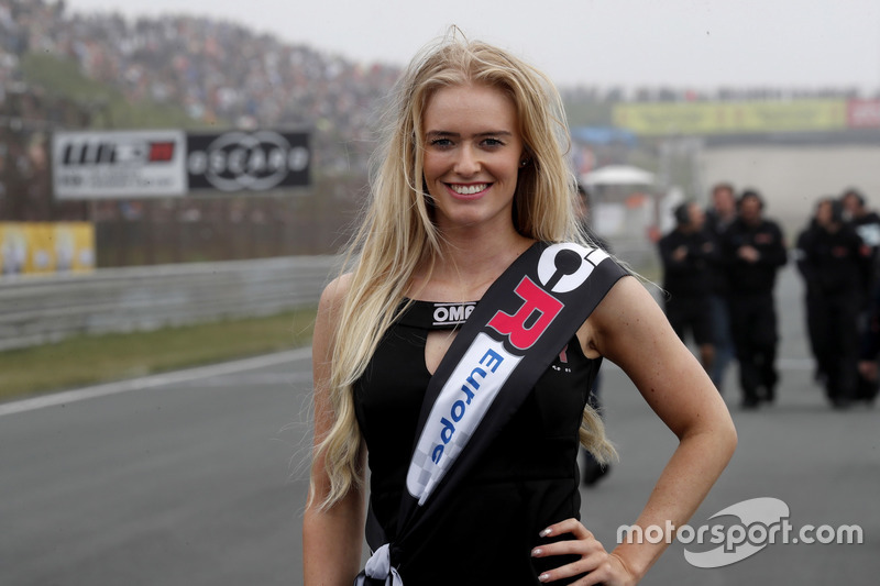 tcr-tcr-europe-zandvoort-2018-grid-girl